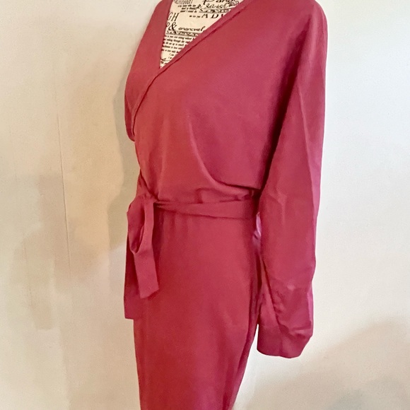 Ladies MIDI long sleeve faux wrap dress with removable belt. Size S. - Picture 5 of 9